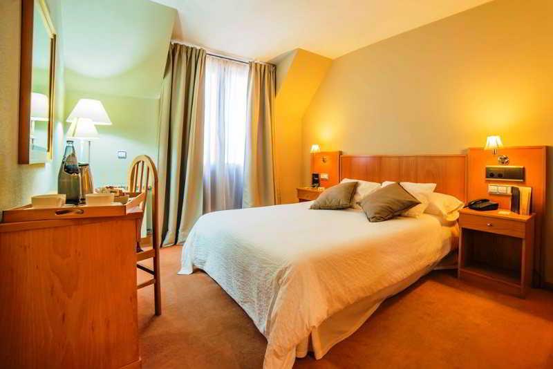 Hotel Alda Castelao فيلاغارثيا دي أروزا المظهر الخارجي الصورة